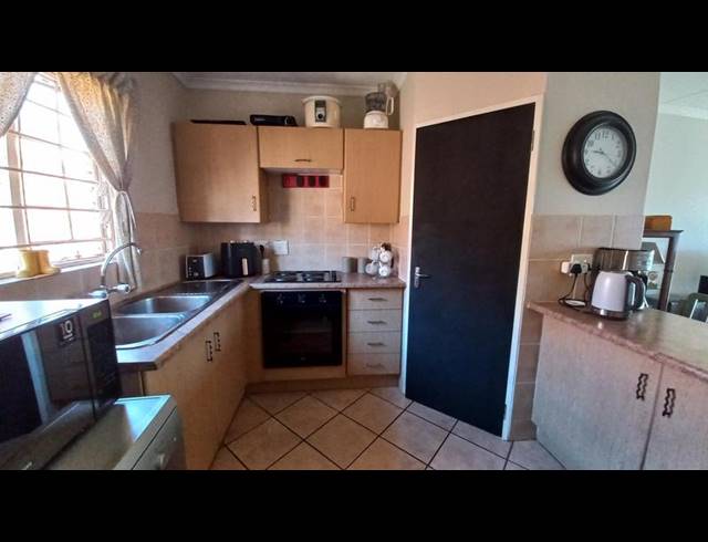 2 BEDROOM TOWNHOUSE FOR SALE IN ELARDUSPARK